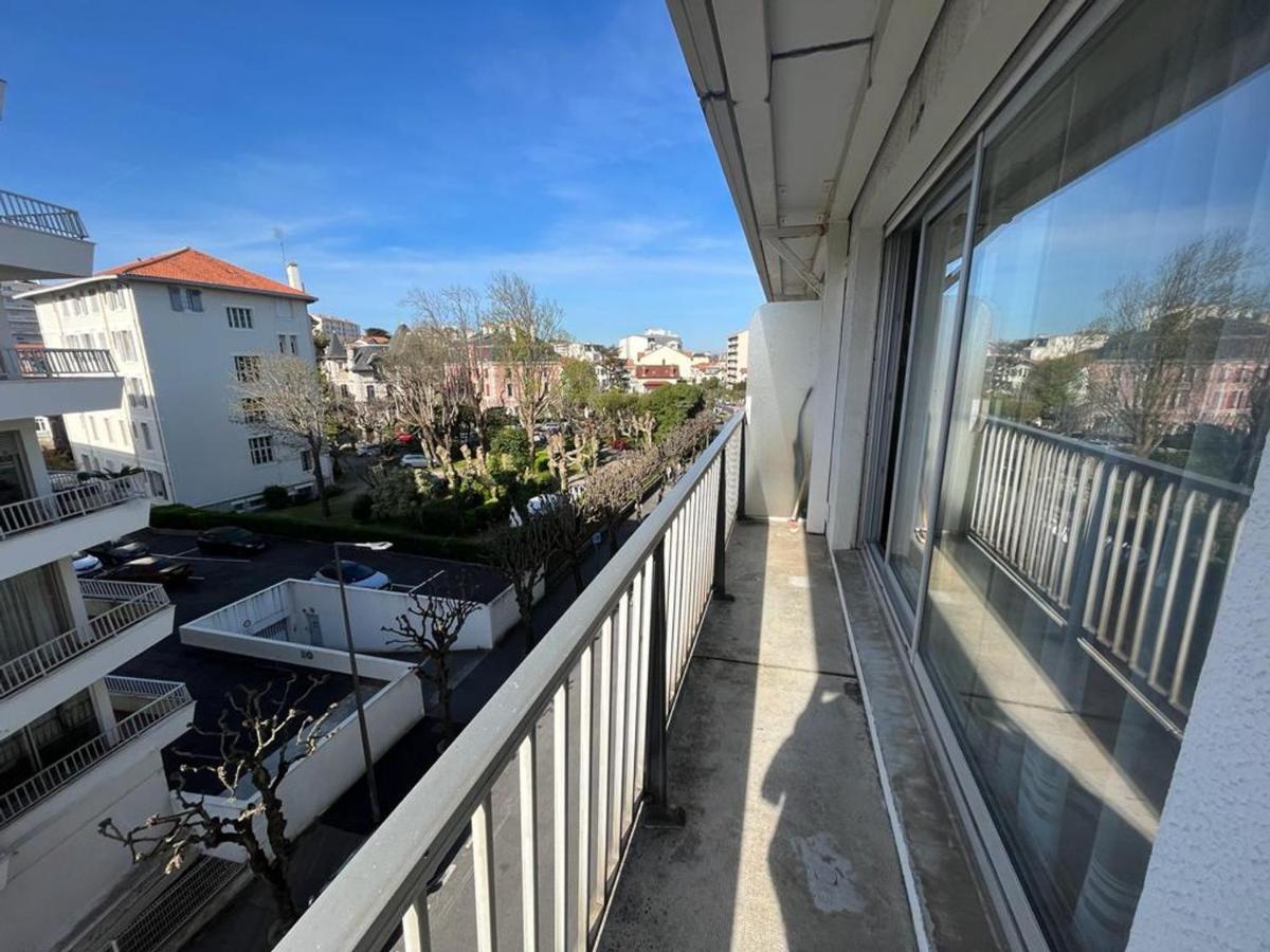 Appartement T4 Avec Parking, Balcon Et Proche Commerces A Biarritz - Fr-1-239-921 외부 사진