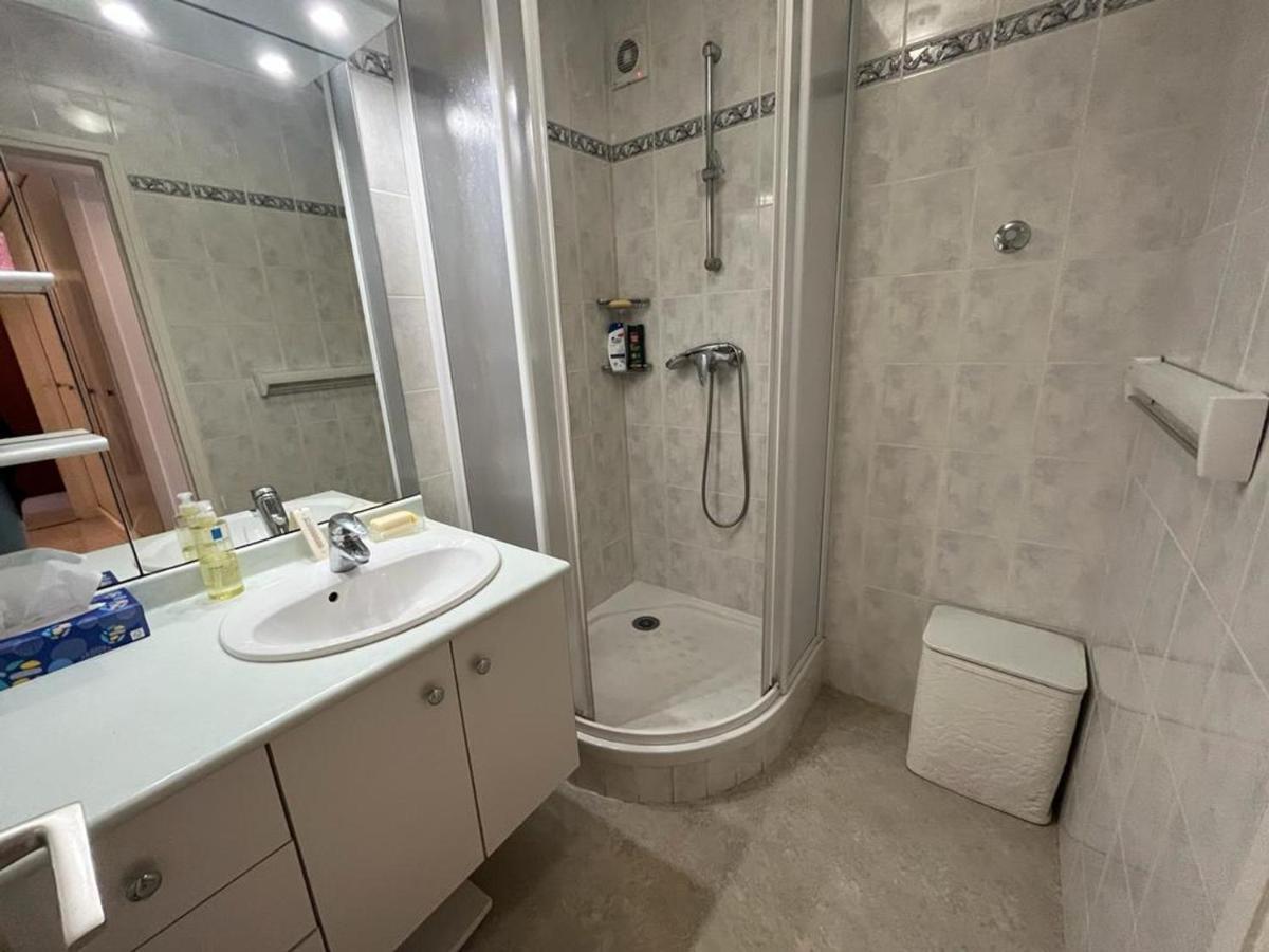 Appartement T4 Avec Parking, Balcon Et Proche Commerces A Biarritz - Fr-1-239-921 외부 사진
